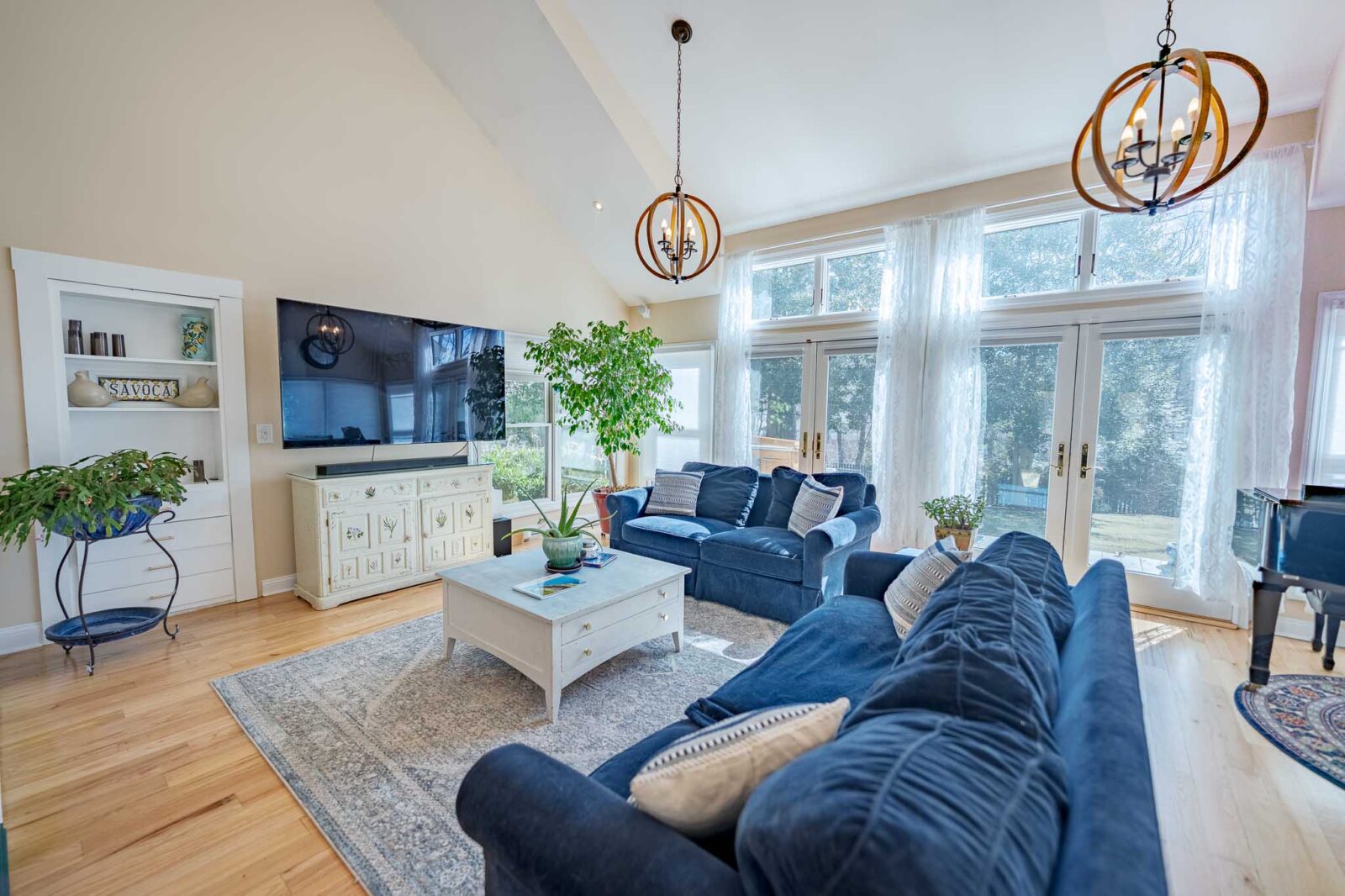 A7408542-HDR A7408542-HDR